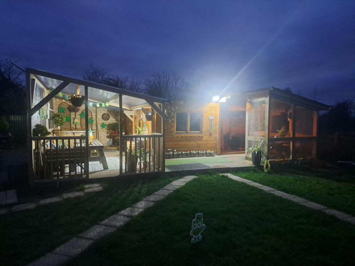 The Ranch Cabin Rathdowney Экстерьер фото