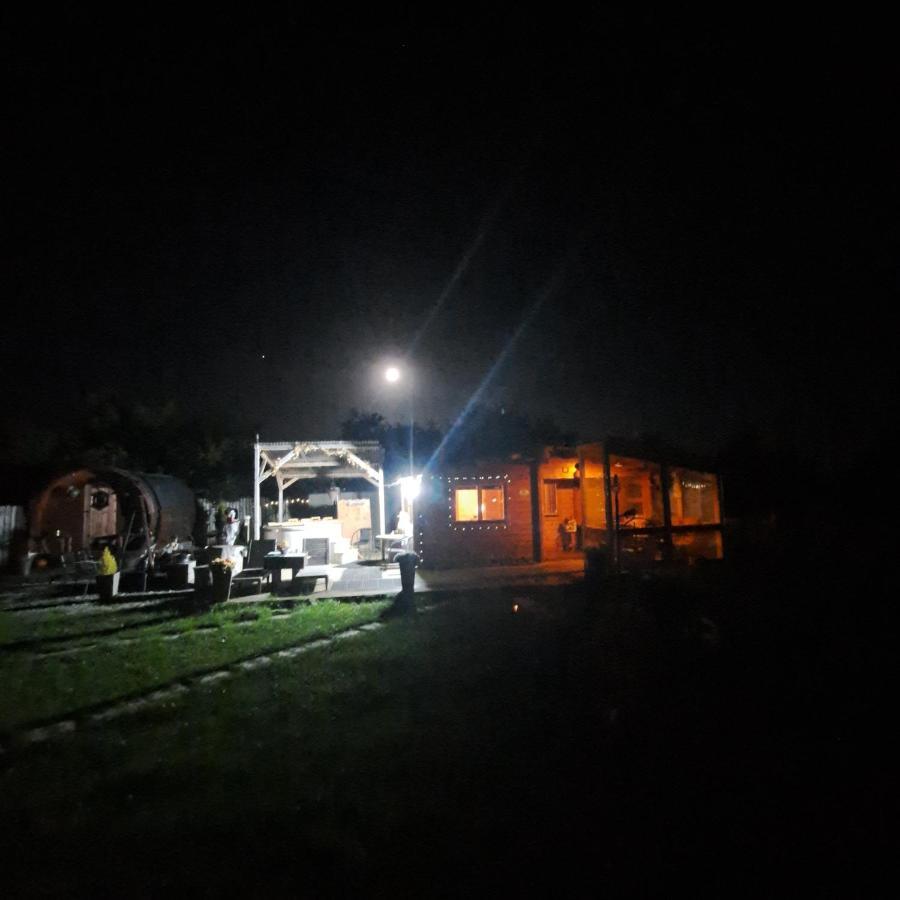 The Ranch Cabin Rathdowney Экстерьер фото